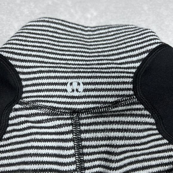 Lululemon Black Run U-Turn 1/4 Zip Pullover Reversible Stripe Women’s Size: 4 - Picture 10 of 11